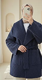 Geniş Yakalı Beli Kemerli Cepli Kaşe Kaban Lacivert Renk