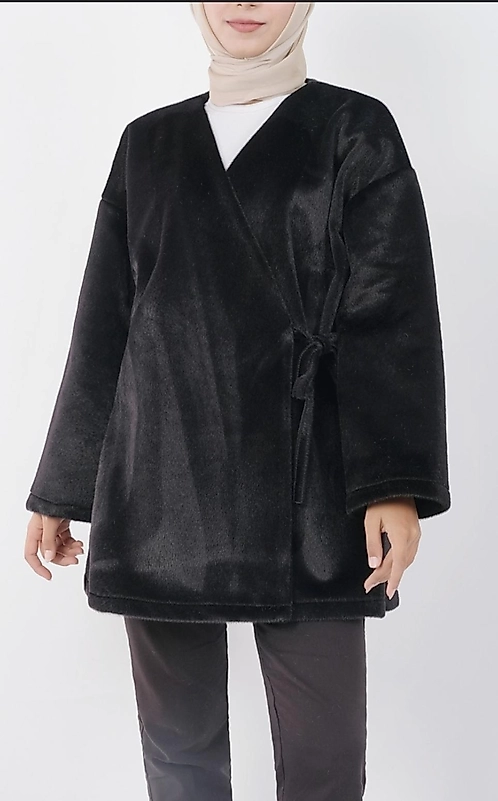 Beli Baglamali Yandan Kürklü Ceket Siyah Renk