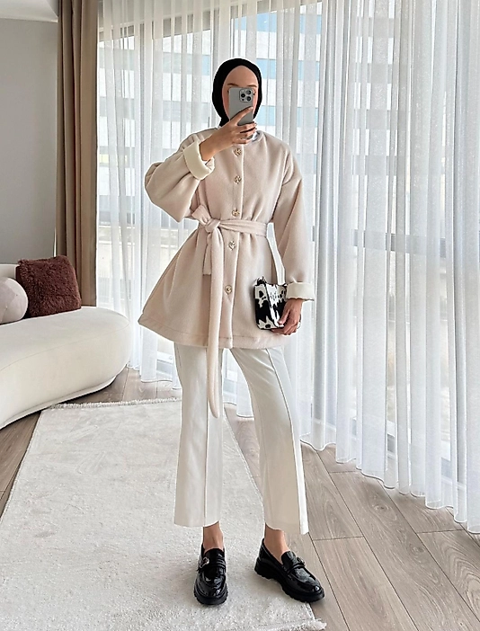 Gold Dügmeli Beli Baglamali Kürk Ceket Ekru Renk