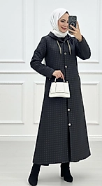 Yakası Zincir Detayli Uzun Kapitone Kaban